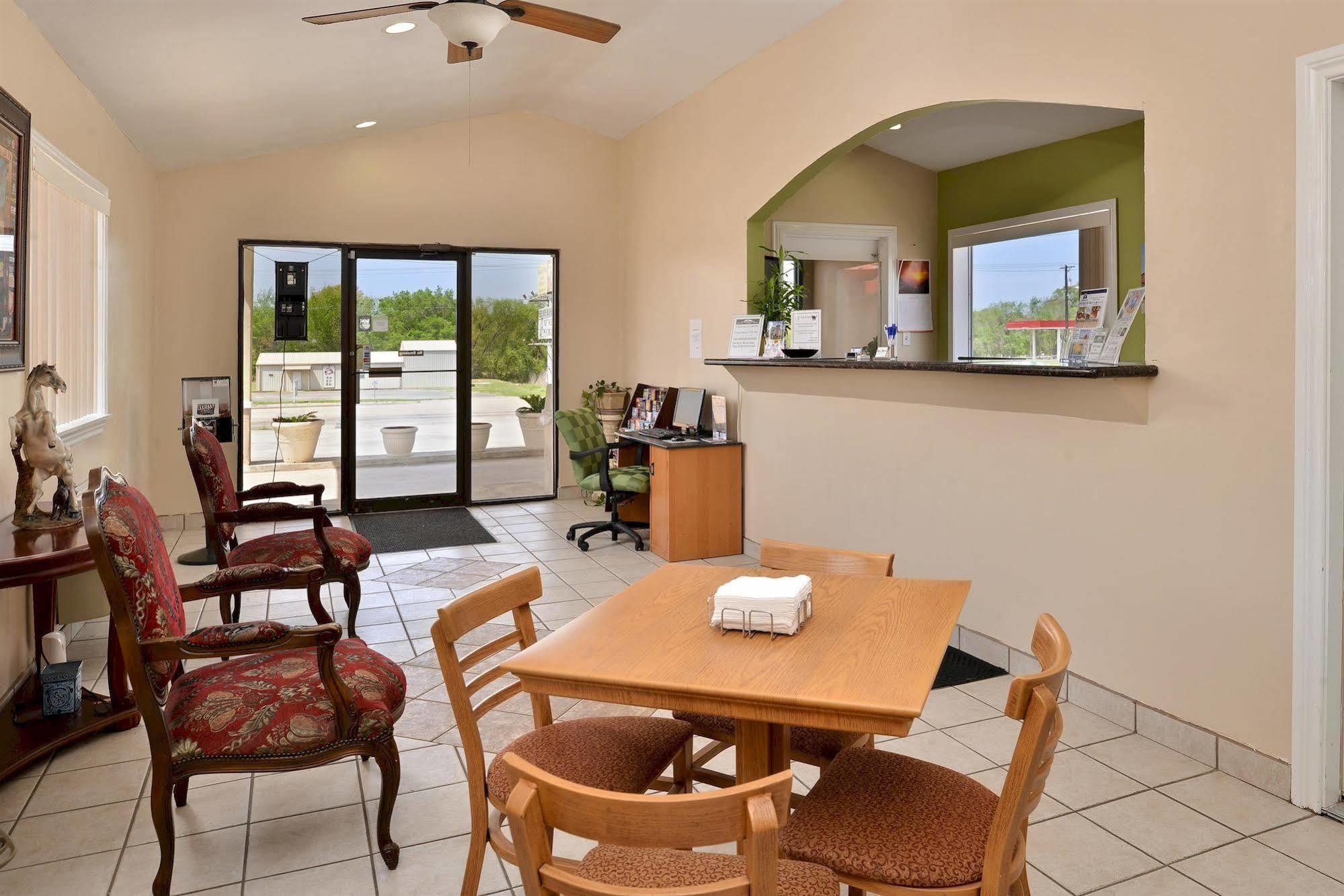 Red Roof Inn Buffalo, Tx מראה חיצוני תמונה